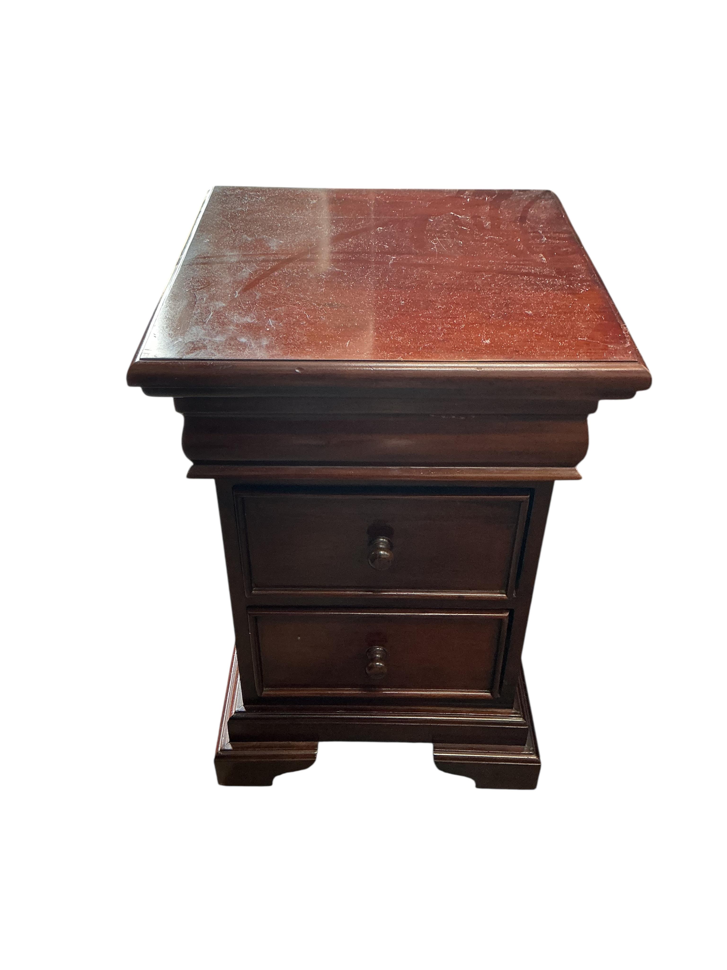 A pair of reproduction mahogany bedside chests, width 45cm, depth 45cm, height 65cm